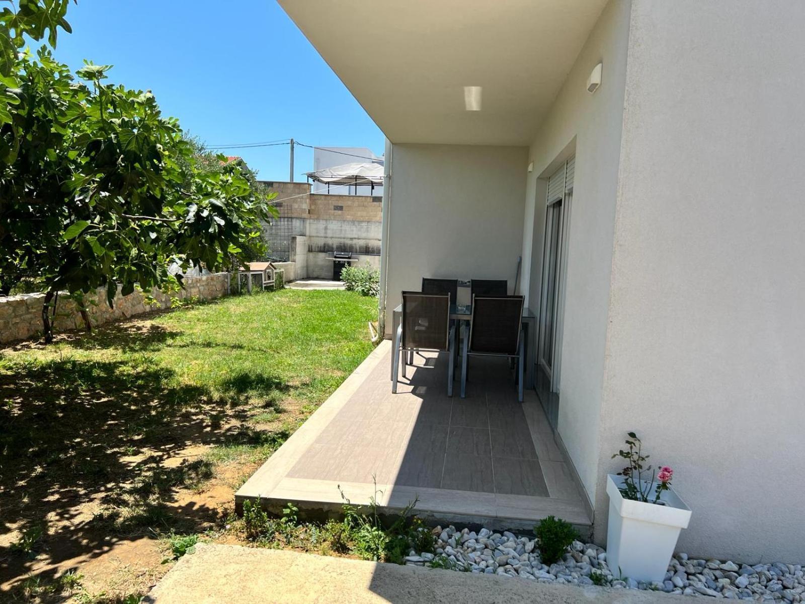 Sandra Apartment *